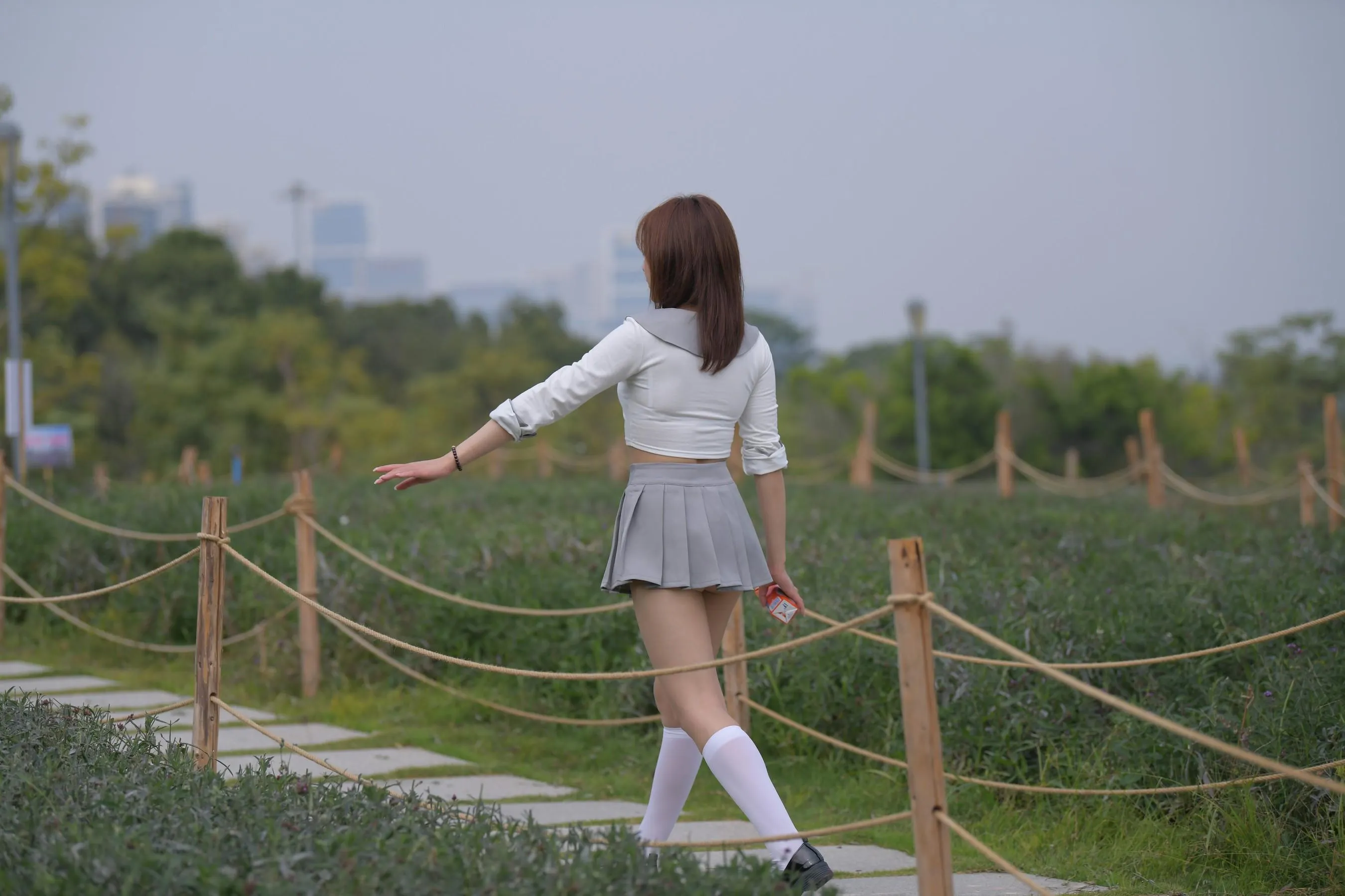 [魔镜街拍] NO.095 性感动人的小百褶裙美女 [763P]插图9